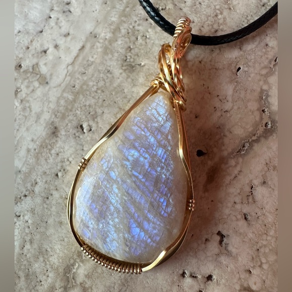 Tarnish Resistant Gold Grounding Copper African Moonstone Necklace Pendant+Cord - Picture 4 of 9